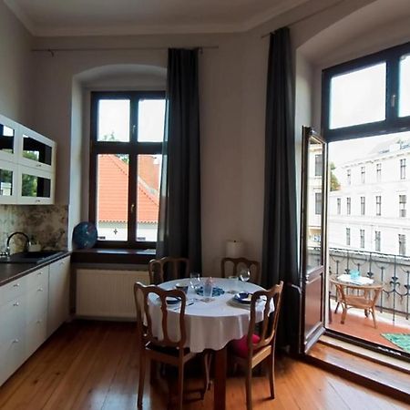 Astronomiczny Apartament , Mieszkanie 2 Pokojowe. Parking. Thorn Exterior foto