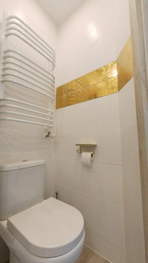 Astronomiczny Apartament , Mieszkanie 2 Pokojowe. Parking. Thorn Exterior foto